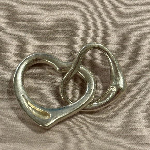 Vintage Tiffany & Co sterling silver double heart pendant by Elsa Peretti - Picture 8 of 10